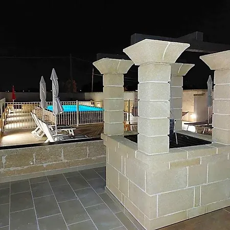 Silvia Luxury Alliste